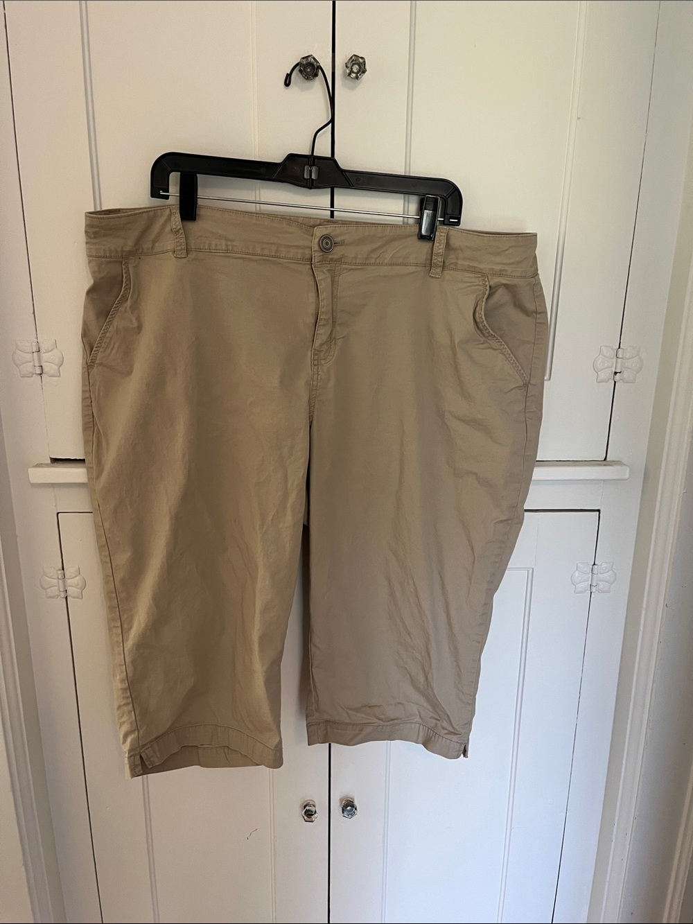 Lane Bryant Khaki Tan Capris